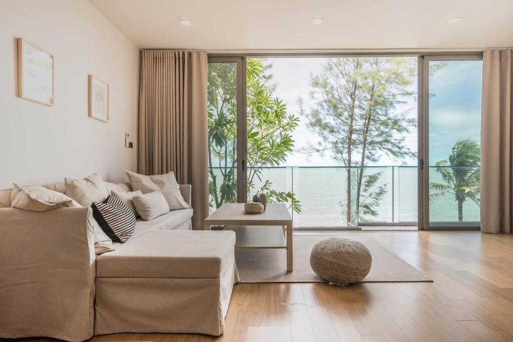 Marbella Beachfront Pattaya 3Br Bang Lamung Exterior photo